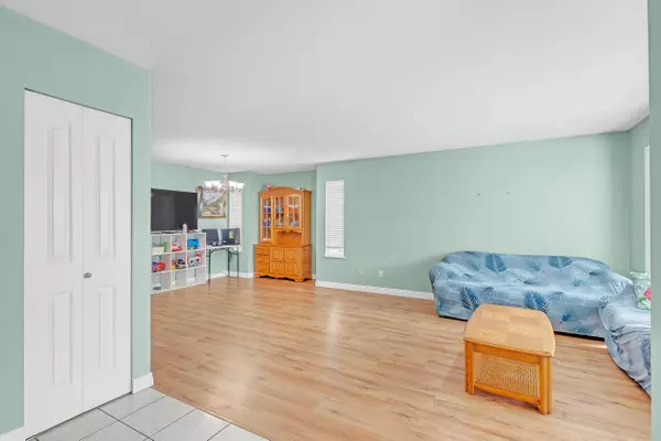 45763 Timothy AVE Chilliwack, BC V2R 2S3