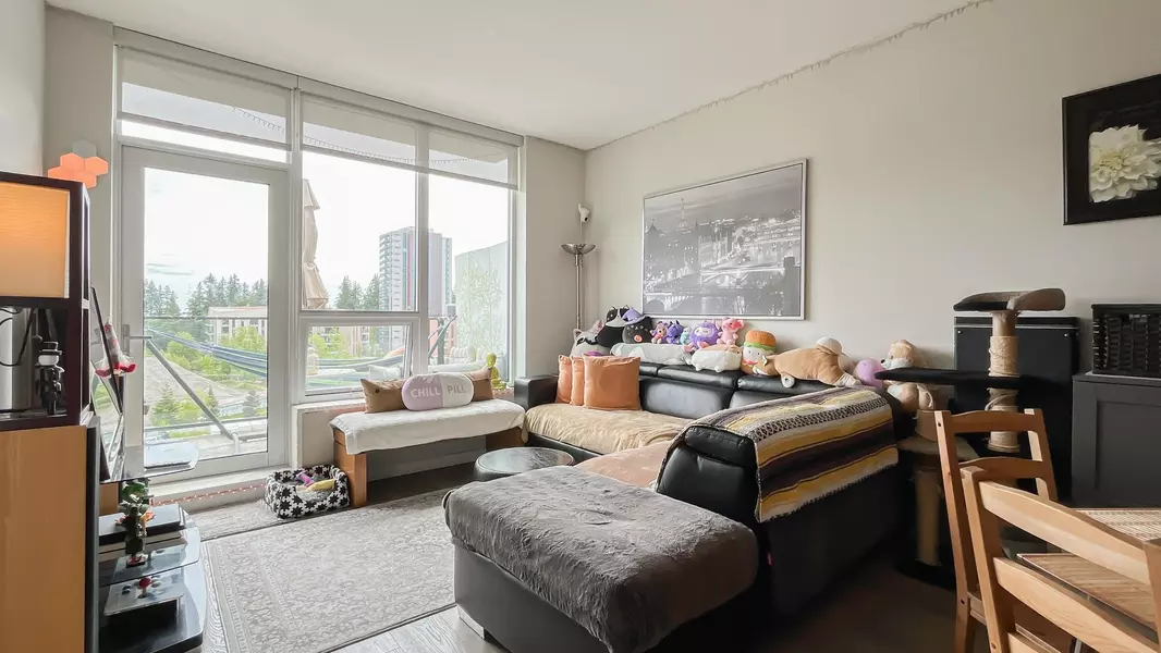 5687 Gray AVE #505, Vancouver, BC V6S 0K7