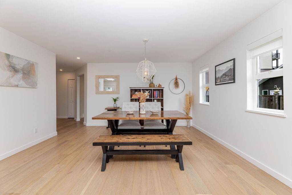 Gibsons, BC V0N 1V8,535 Shaw RD #27