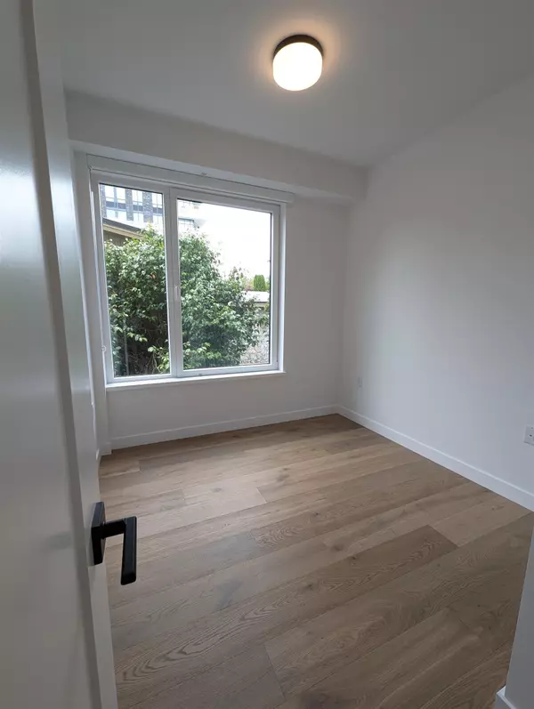 Vancouver, BC V6P 0M4,6859 Cambie ST #204