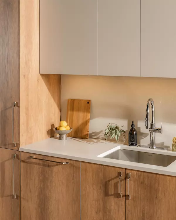 Vancouver, BC V5Z 2S3,133 W 49th AVE #519