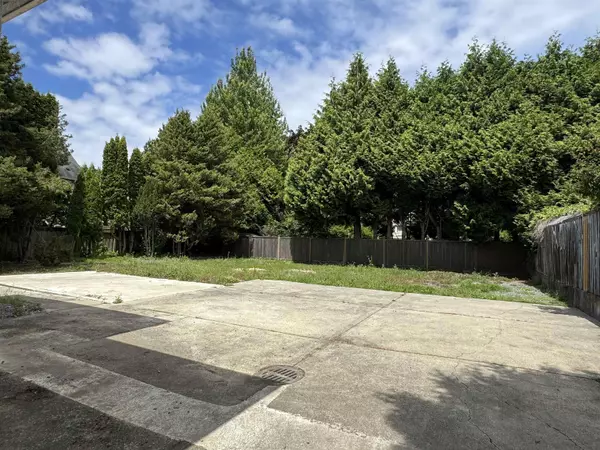 7231 Steveston HWY, Richmond, BC V7A 1L9