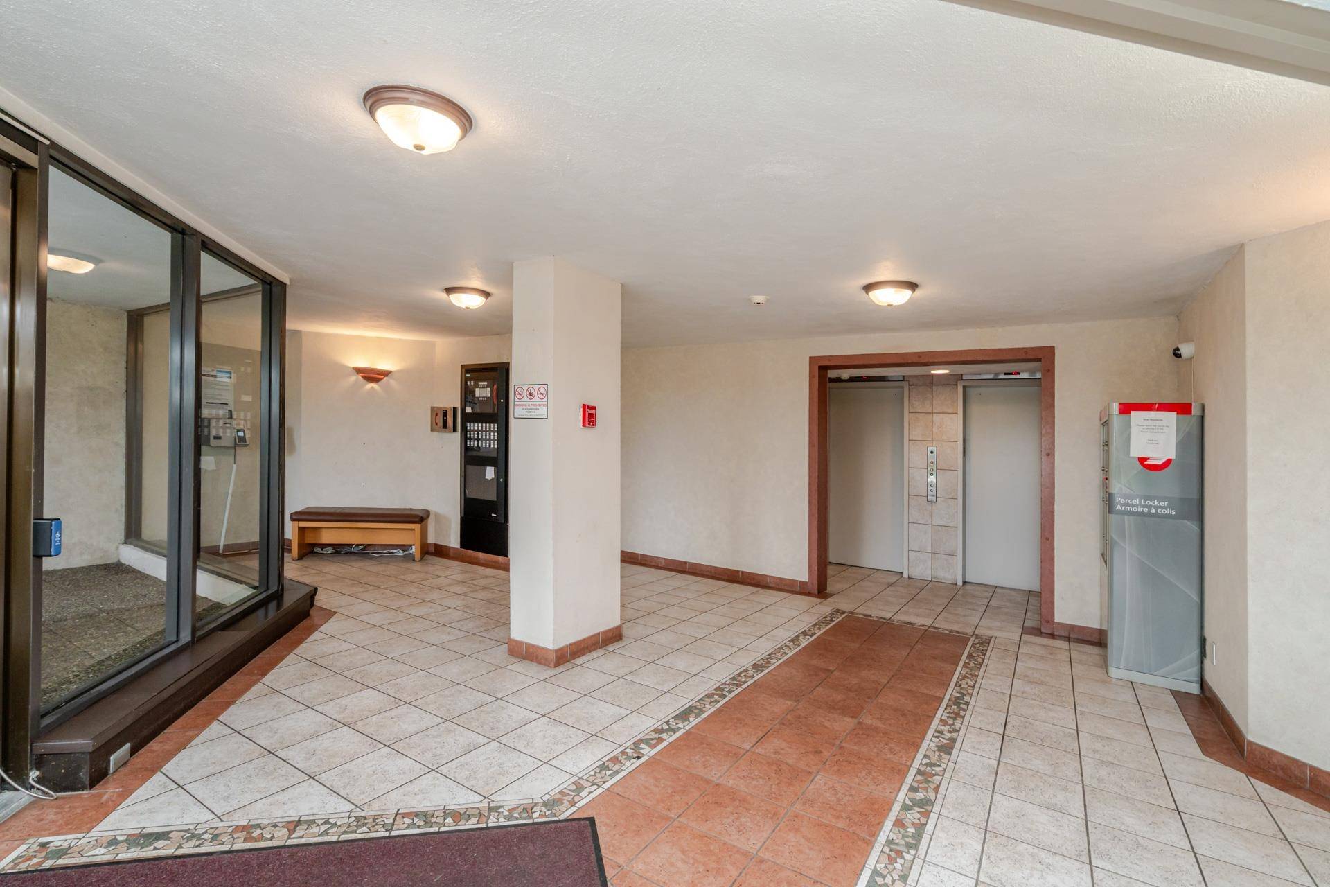 Burnaby, BC V5C 5Y8,3760 Albert ST #405