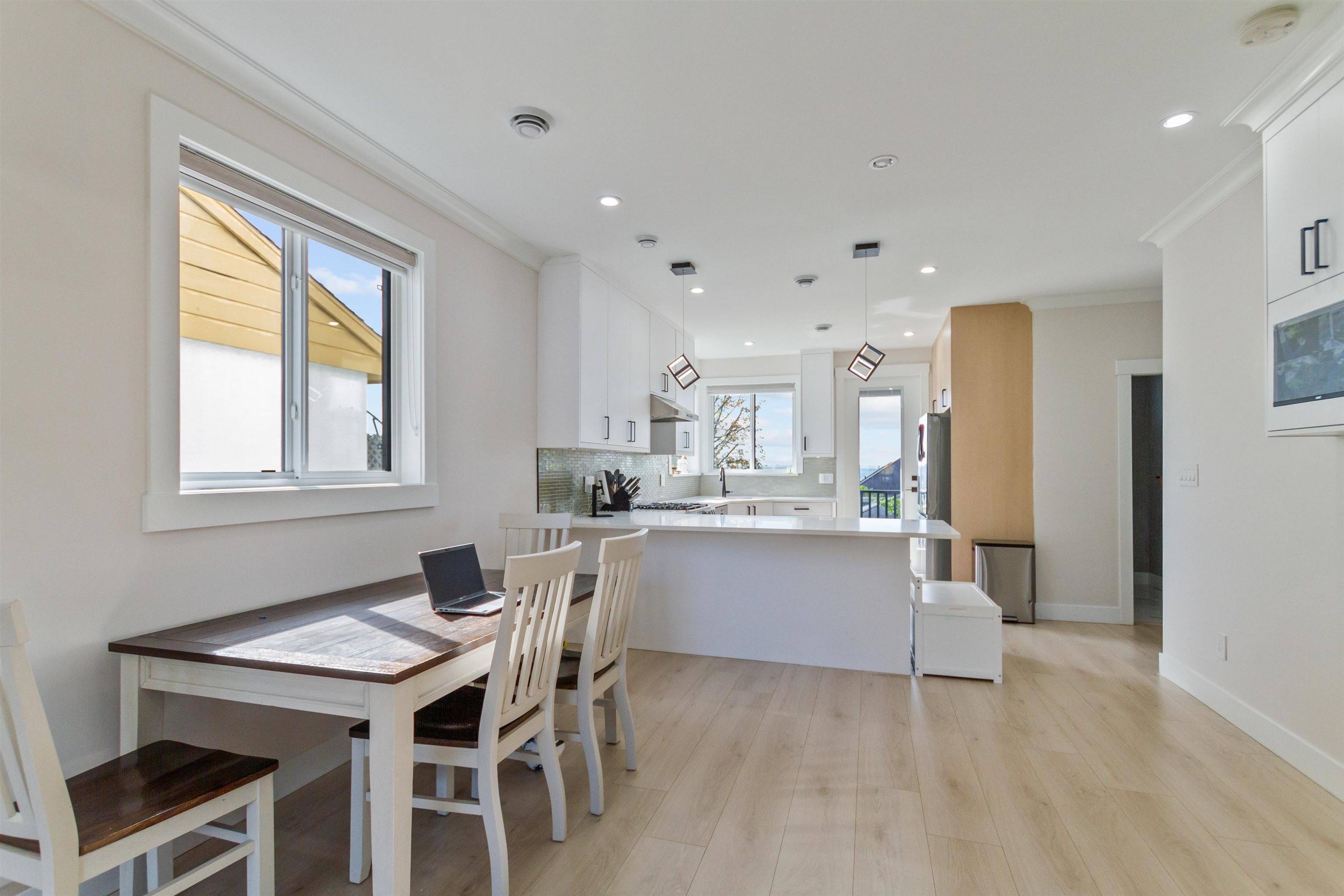 Coquitlam, BC V3K 2J9,954 Edgar AVE #103