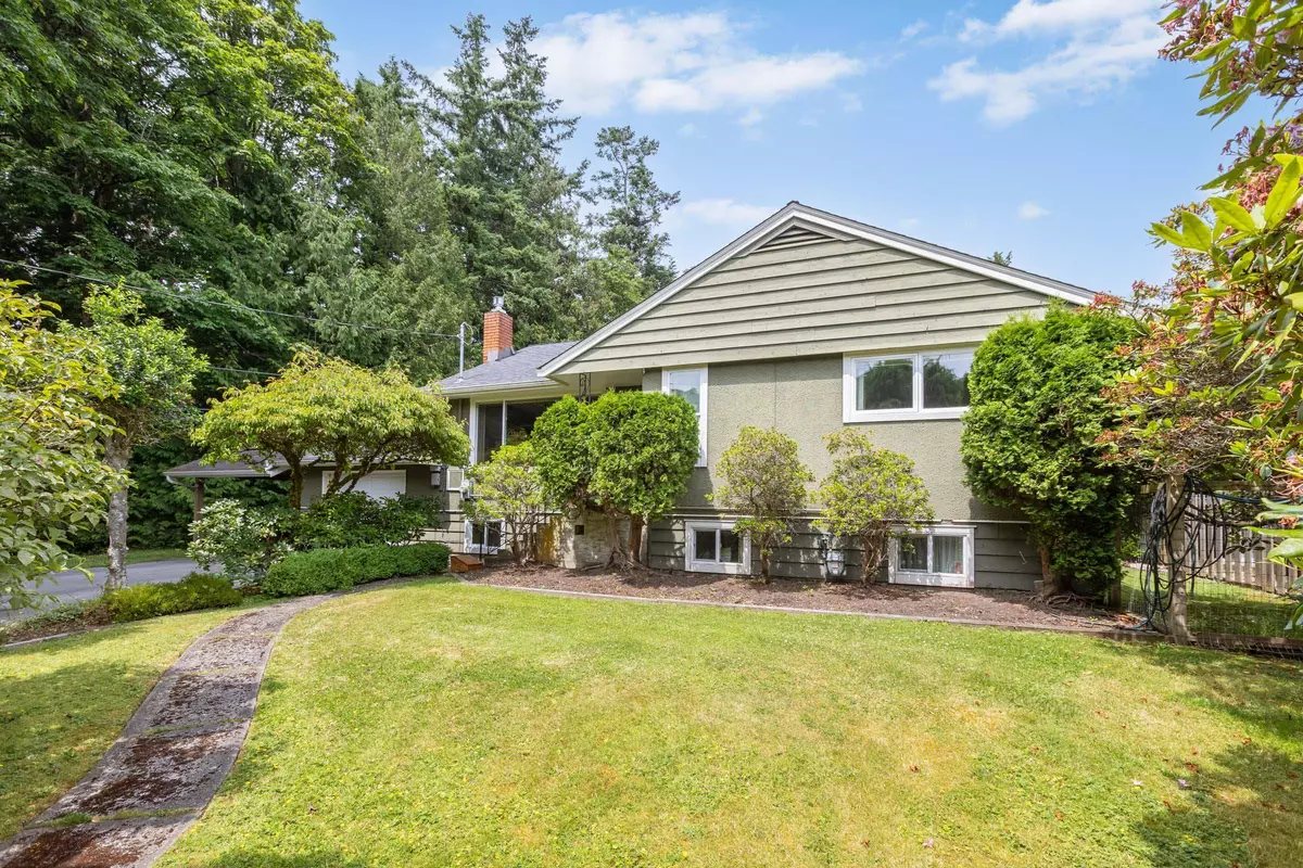 White Rock, BC V4B 2W6,14093 Magdalen AVE