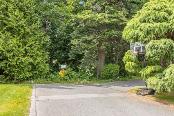 White Rock, BC V4B 2W6,14093 Magdalen AVE