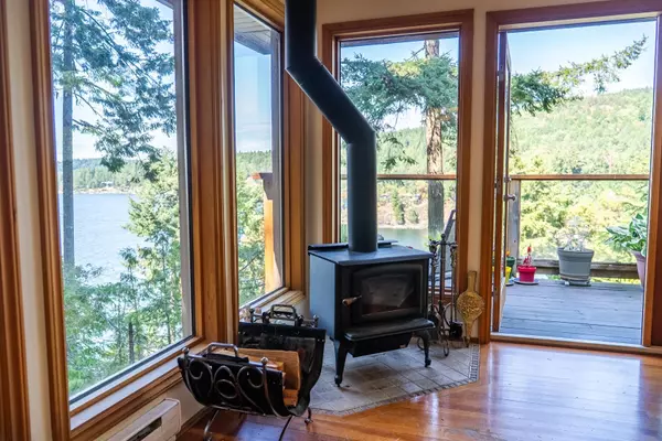 Pender Island, BC V0N 2M2,1616 Schooner WAY