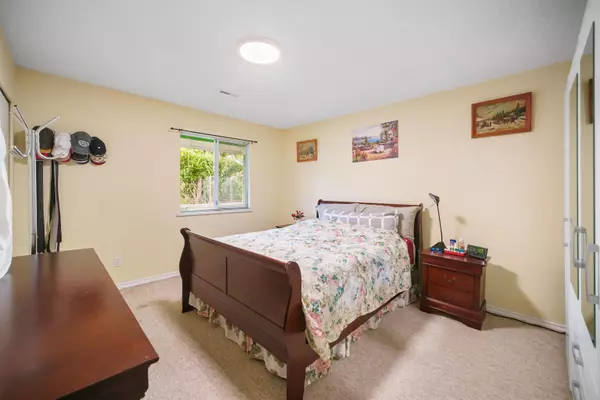 Surrey, BC V3R 4G2,9364 152nd Street ST