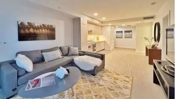 4458 Beresford ST #1704, Burnaby, BC V5H 0J1