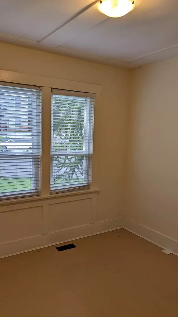 Abbotsford, BC V2S 2P4,33913 Pine ST