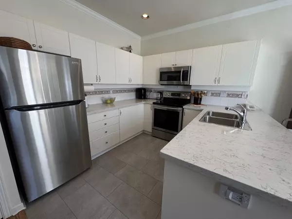 Surrey, BC V4P 1A4,14909 32 AVE #29