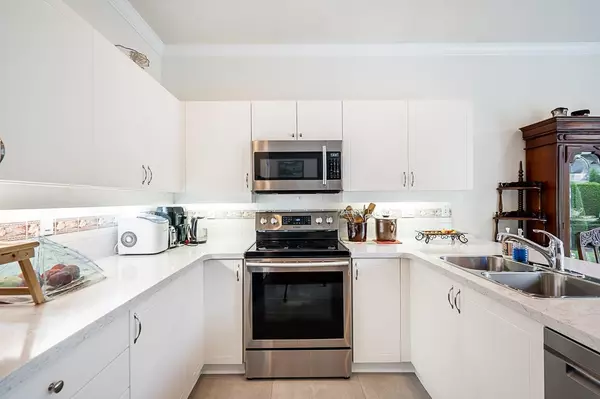 Surrey, BC V4P 1A4,14909 32 AVE #29