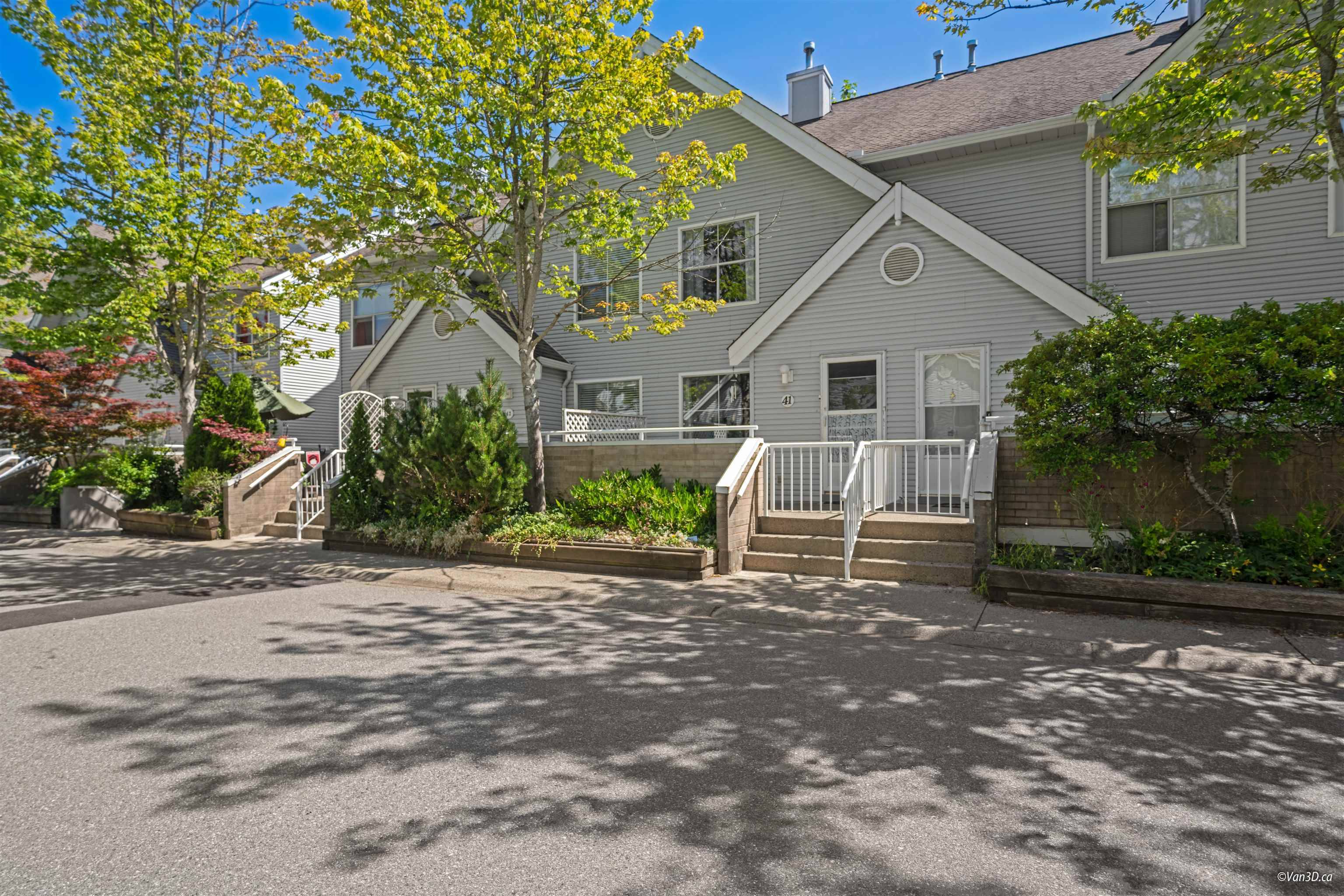 Surrey, BC V3W 1K3,13706 74 AVE #41
