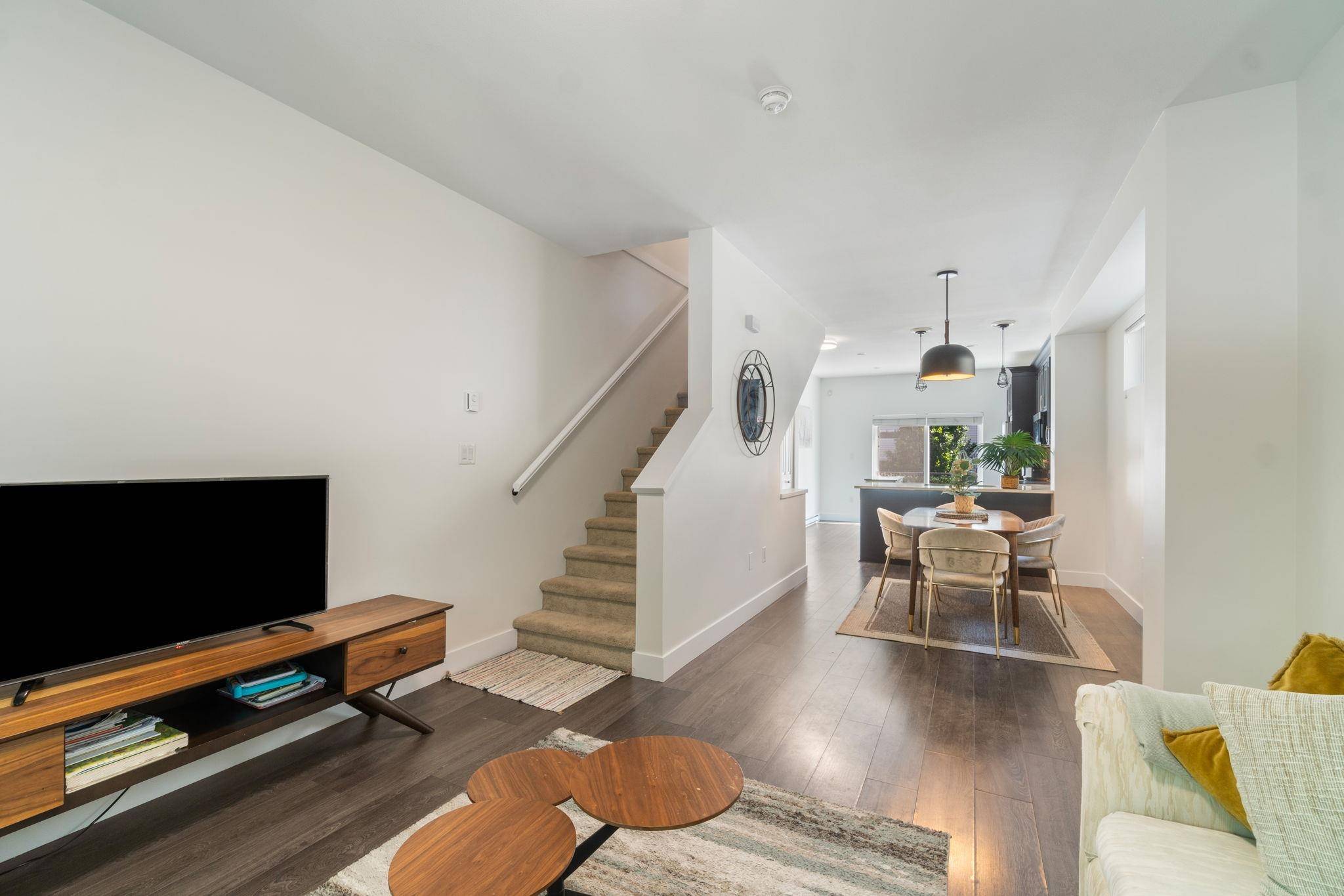 Surrey, BC V4N 6M5,19180 65 AVE #9
