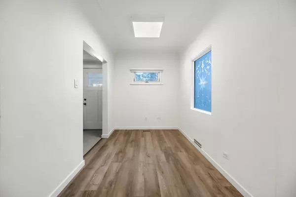 Vancouver, BC V6R 3A9,4343 W 15th AVE