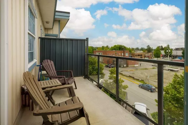 Maple Ridge, BC V2X 2X6,22363 Selkirk AVE #401