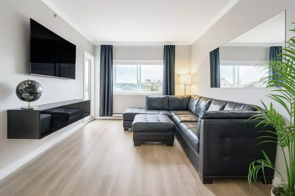 Maple Ridge, BC V2X 2X6,22363 Selkirk AVE #401