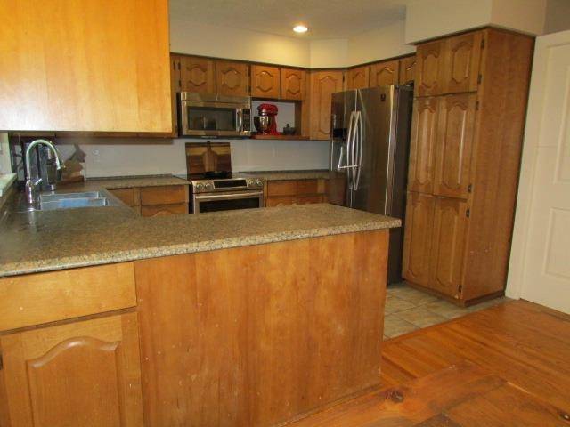 Abbotsford, BC V2S 7B1,33032 Banff PL