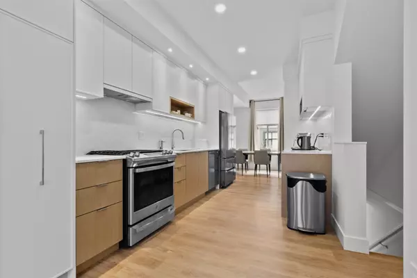 Surrey, BC V3Z 1J9,2350 165 ST #31