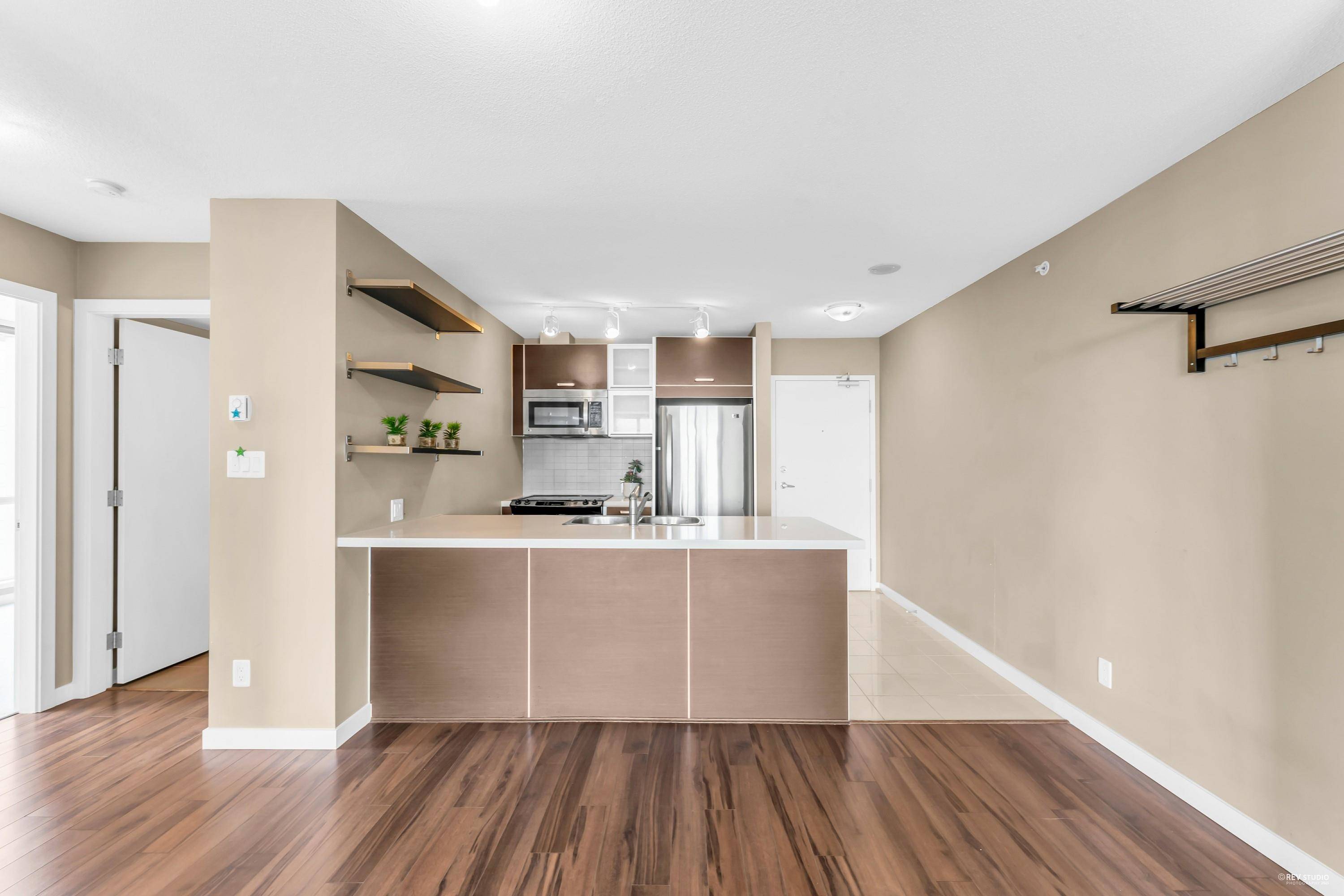 9981 Whalley BLVD #2909, Surrey, BC V3T 0H5