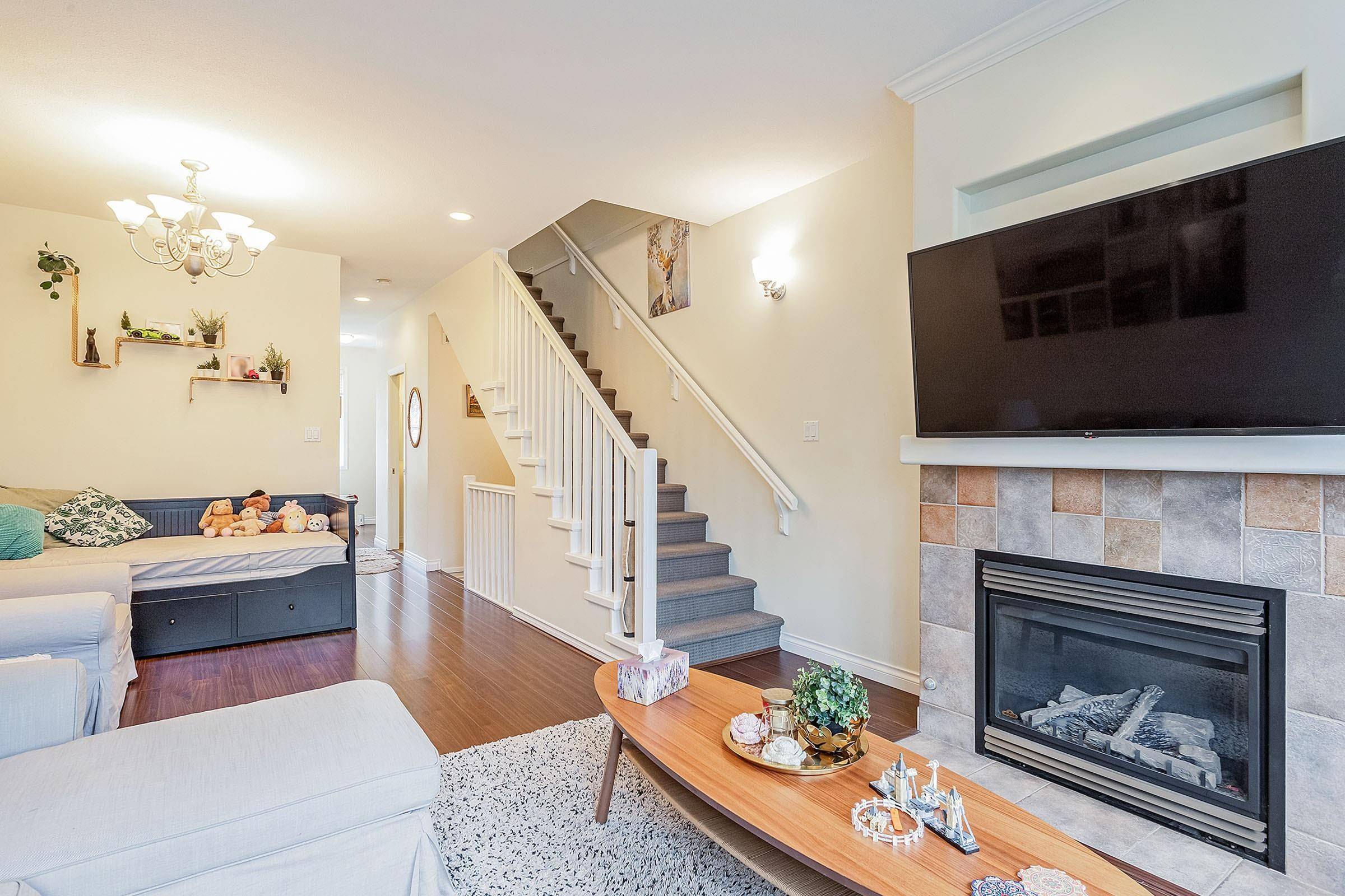Richmond, BC V7C 5V8,6811 Livingstone PL #7
