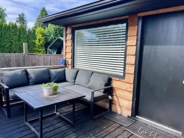 Gibsons, BC V0N 1V9,716/718 Hillcrest RD