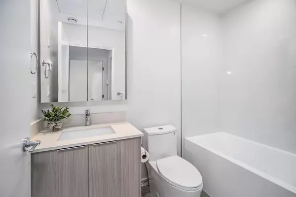 13968 Laurel DR #422 Surrey, BC V3T 1A8