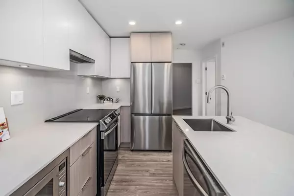 13968 Laurel DR #422 Surrey, BC V3T 1A8