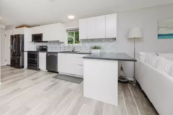 Halfmoon Bay, BC V7Z 1E9,9153 Sunshine Coast HWY