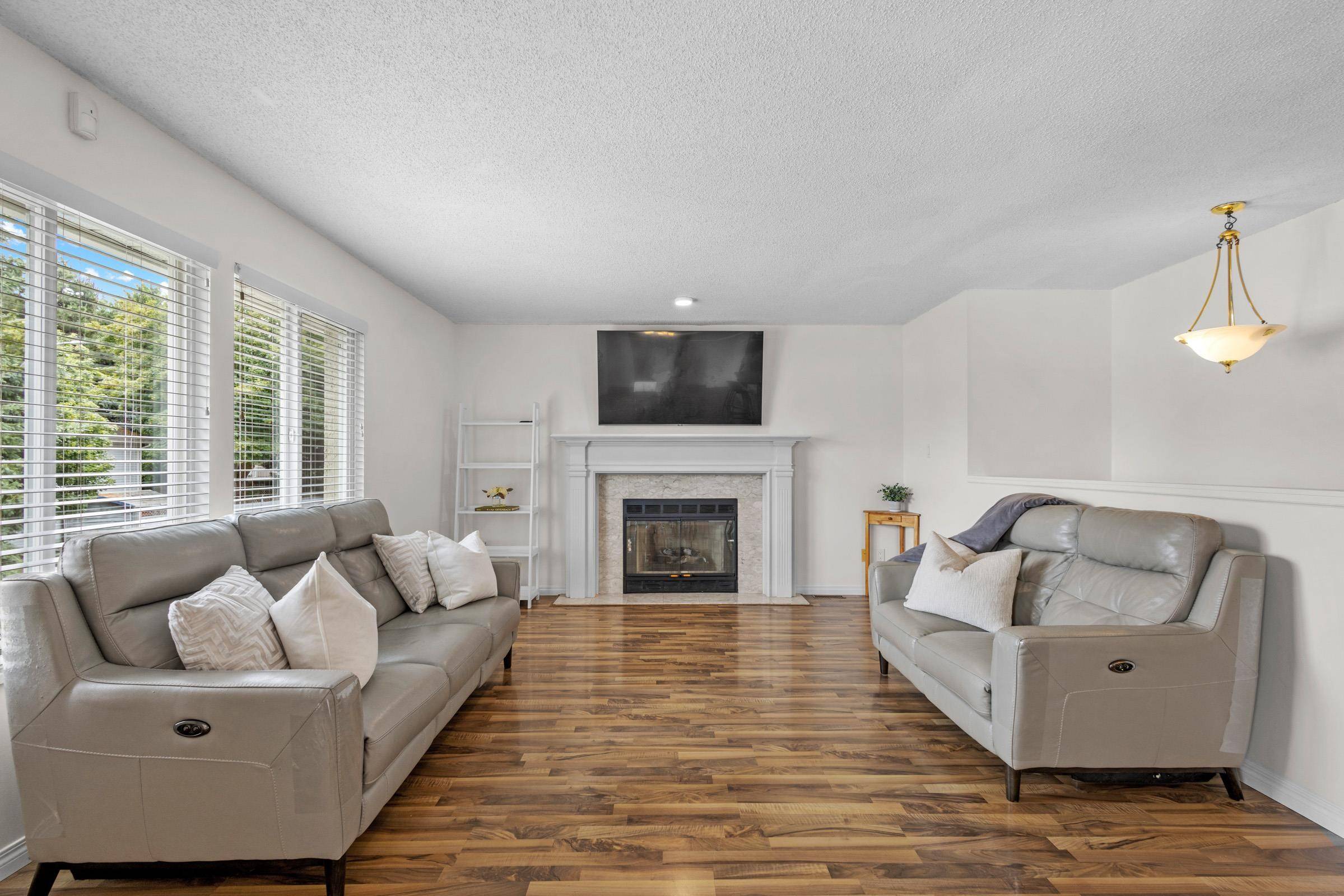 Port Coquitlam, BC V3B 2Y3,3155 Rae ST