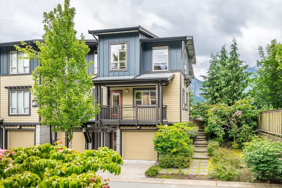 1272 Stonemount PL, Squamish, BC V8B 0R8