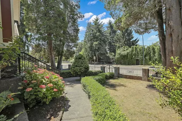 Surrey, BC V3T 4H7,10600 Whalley BLVD
