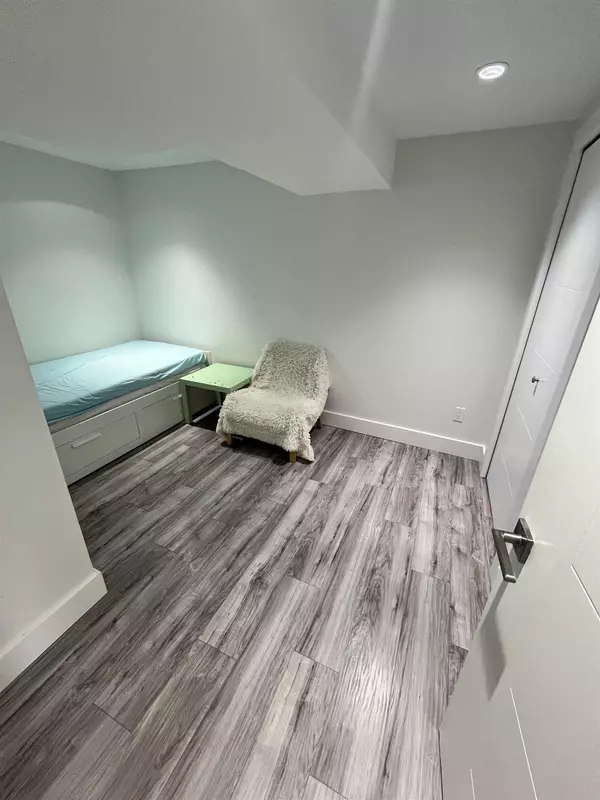 Coquitlam, BC V3K 1Y4,348 Laurentian CRES