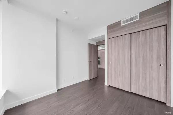 13768 100 AVE #2703 Surrey, BC V3T 0V2