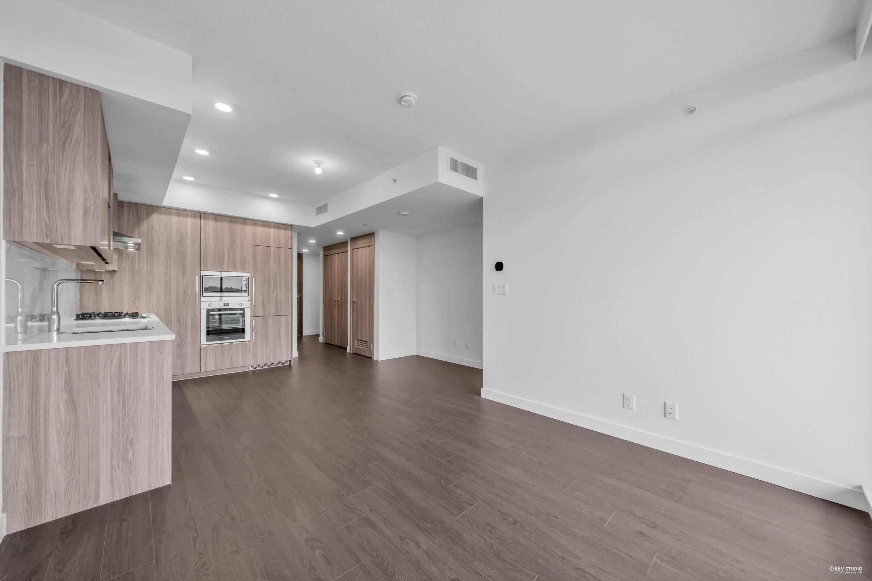 Surrey, BC V3T 0V2,13768 100 AVE #2703