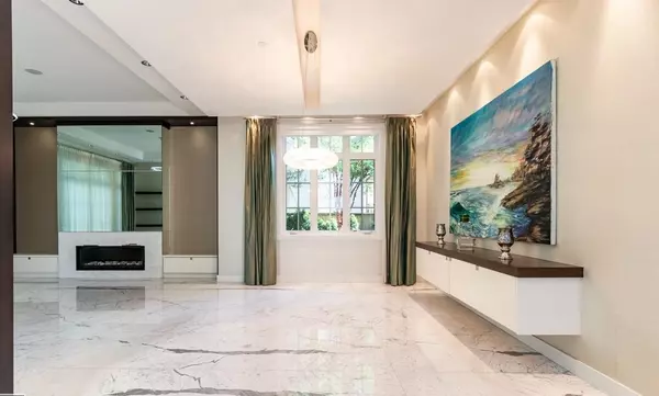 Vancouver, BC V6J 2Y5,1542 W 28th AVE