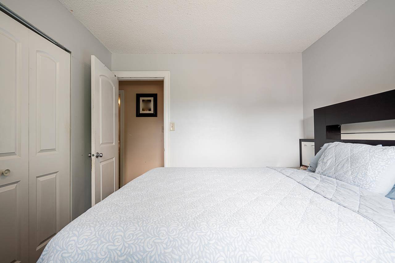 12991 65a AVE Surrey, BC V3W 7H6