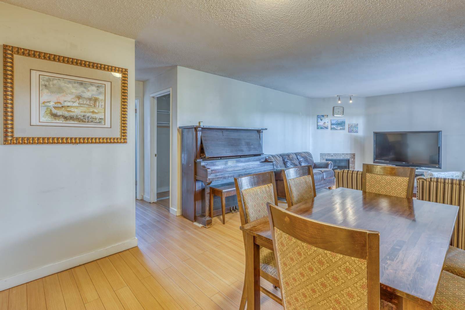 2277 E 30th AVE #212 Vancouver, BC V5N 5N1