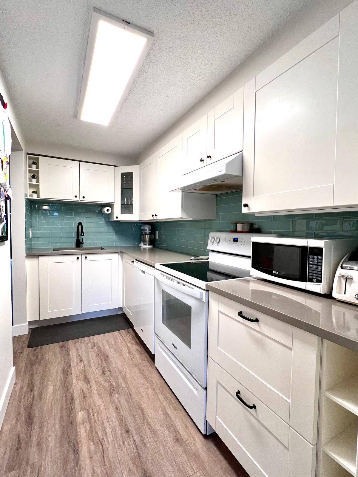 Richmond, BC V7C 1T7,7891 No. 1 RD #108