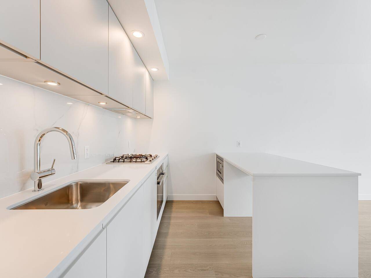 6537 Telford AVE #1901 Burnaby, BC V5H 0K9