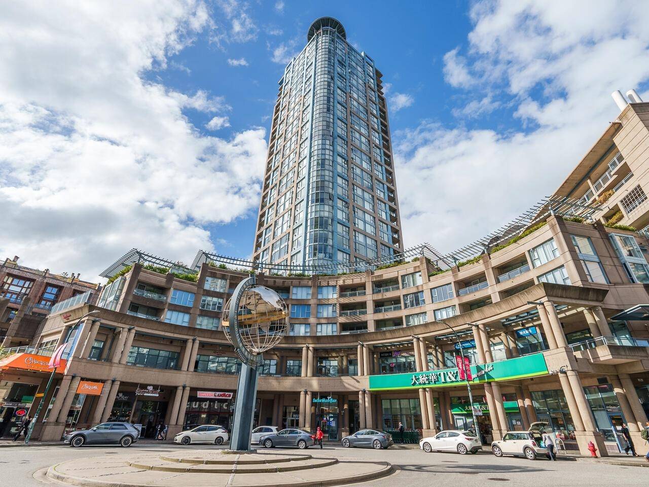 183 Keefer PL #1402, Vancouver, BC V6B 6B9