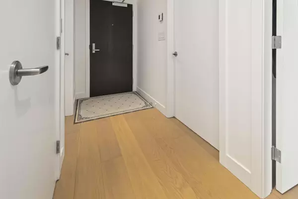 Vancouver, BC V6P 0H7,1571 W 57th AVE #602