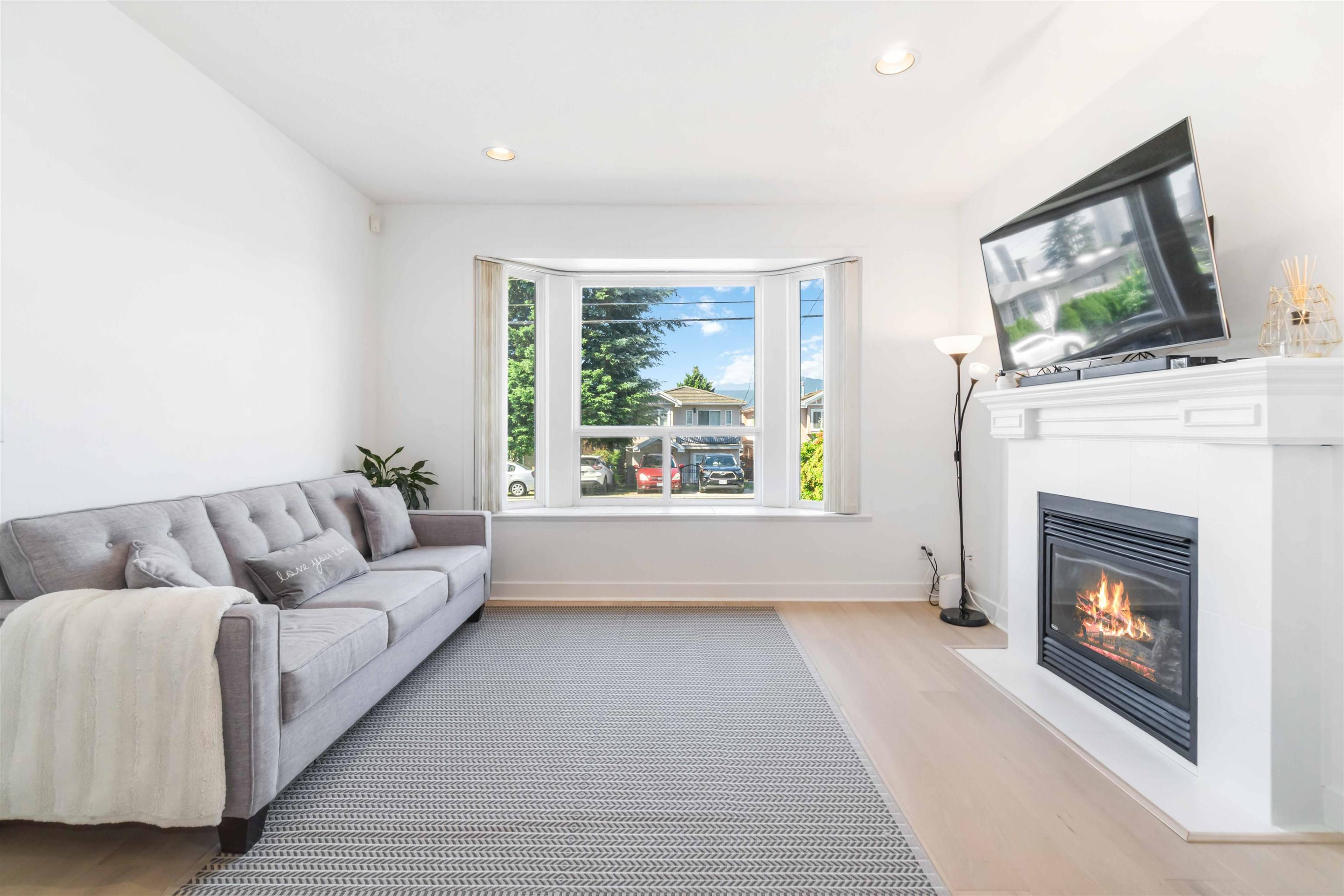 Burnaby, BC V5G 1G2,5412 Norfolk ST