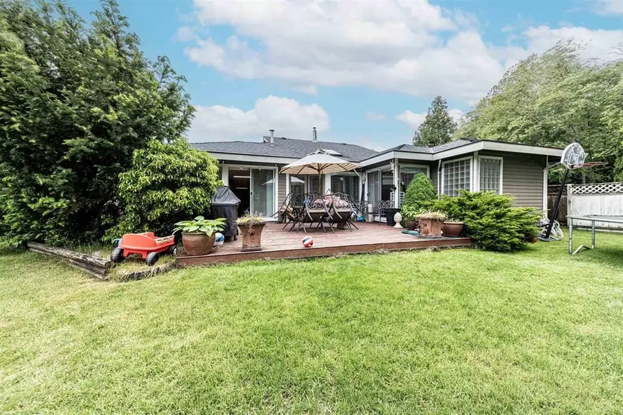 14636 18 AVE, Surrey, BC V4A 7R3