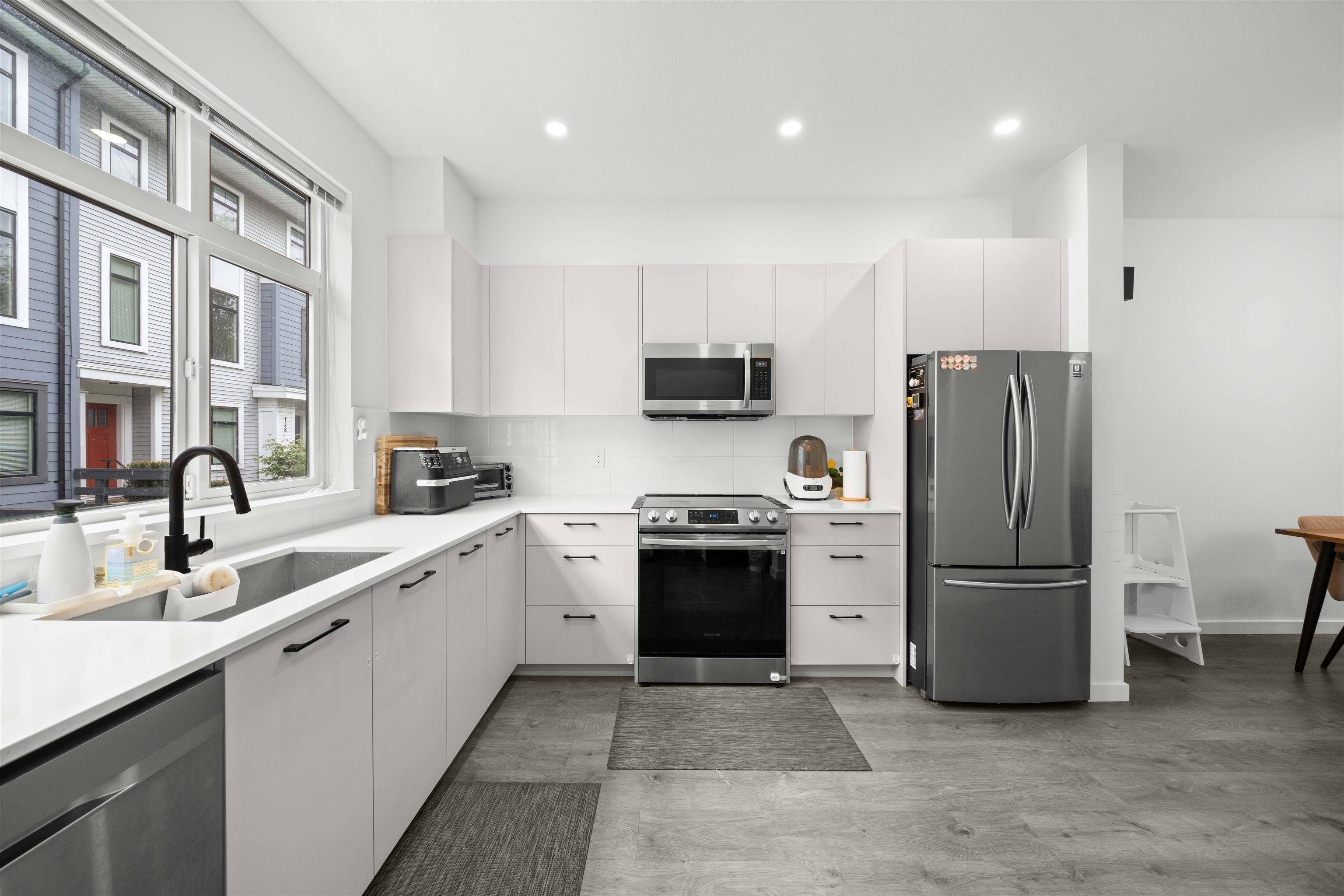 15235 Sitka DR #150 Surrey, BC V3S 0A9
