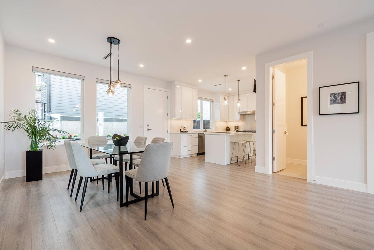 Coquitlam, BC V3K 2T2,947 Walls AVE