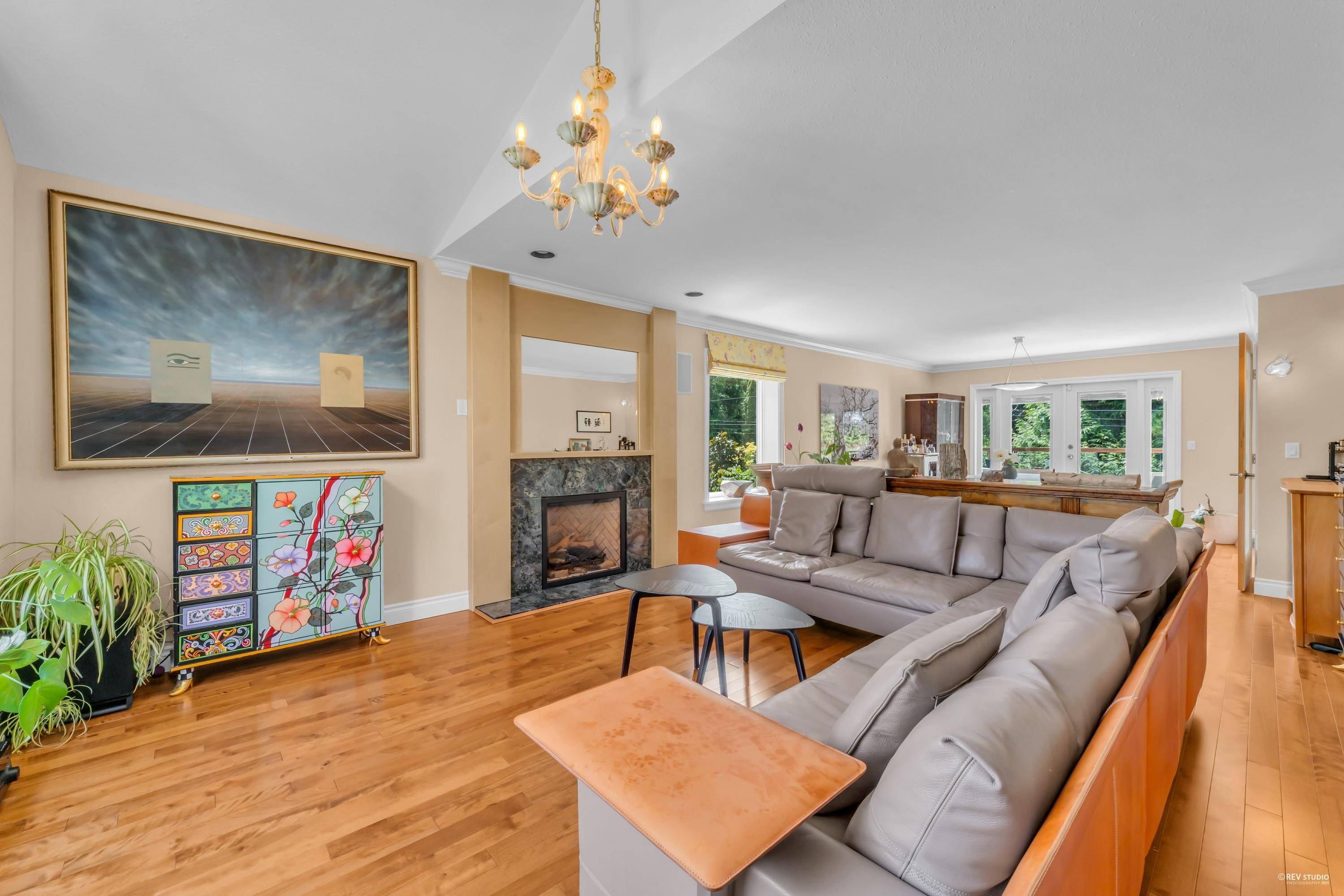 North Vancouver, BC V7R 1N8,929 Melbourne AVE