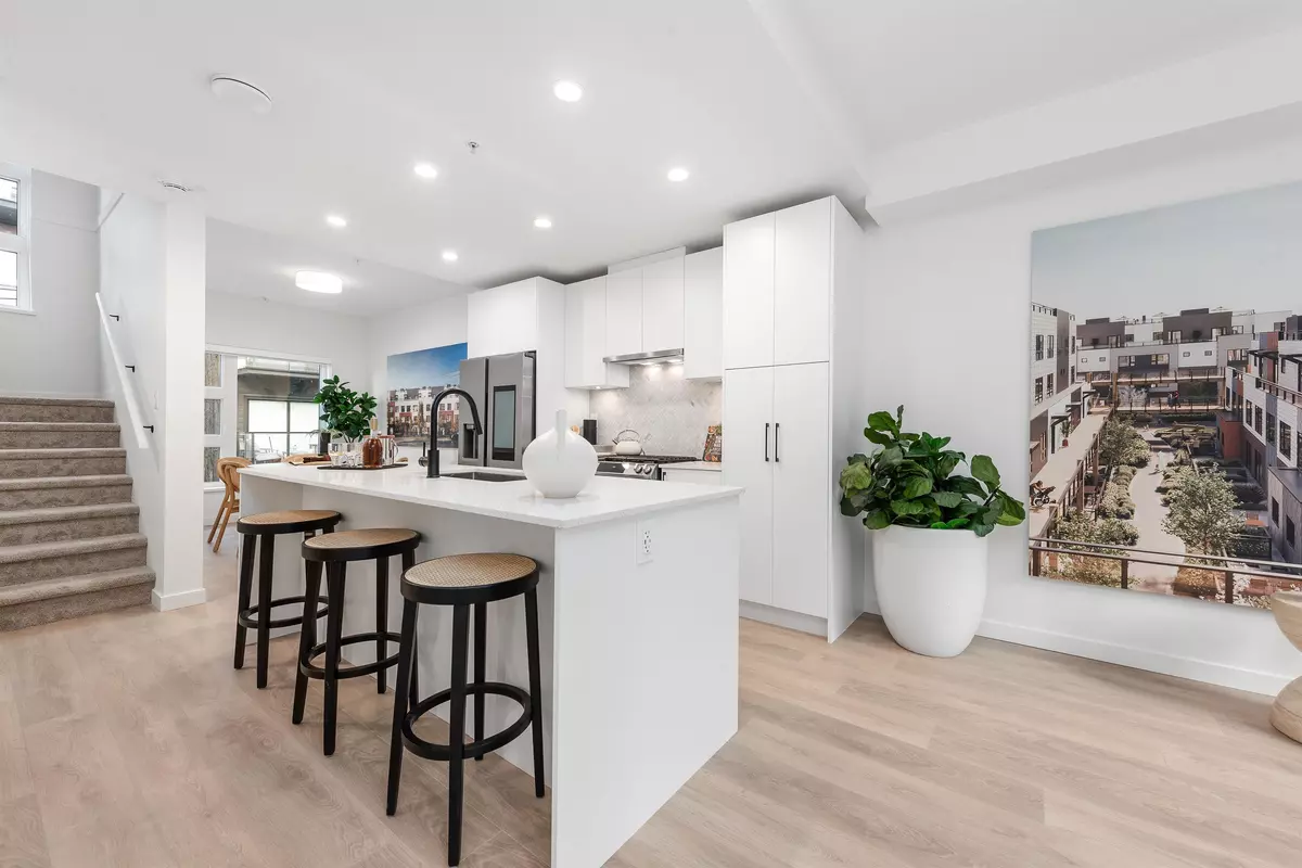 North Vancouver, BC V7L 1E1,535 E 2nd ST #135