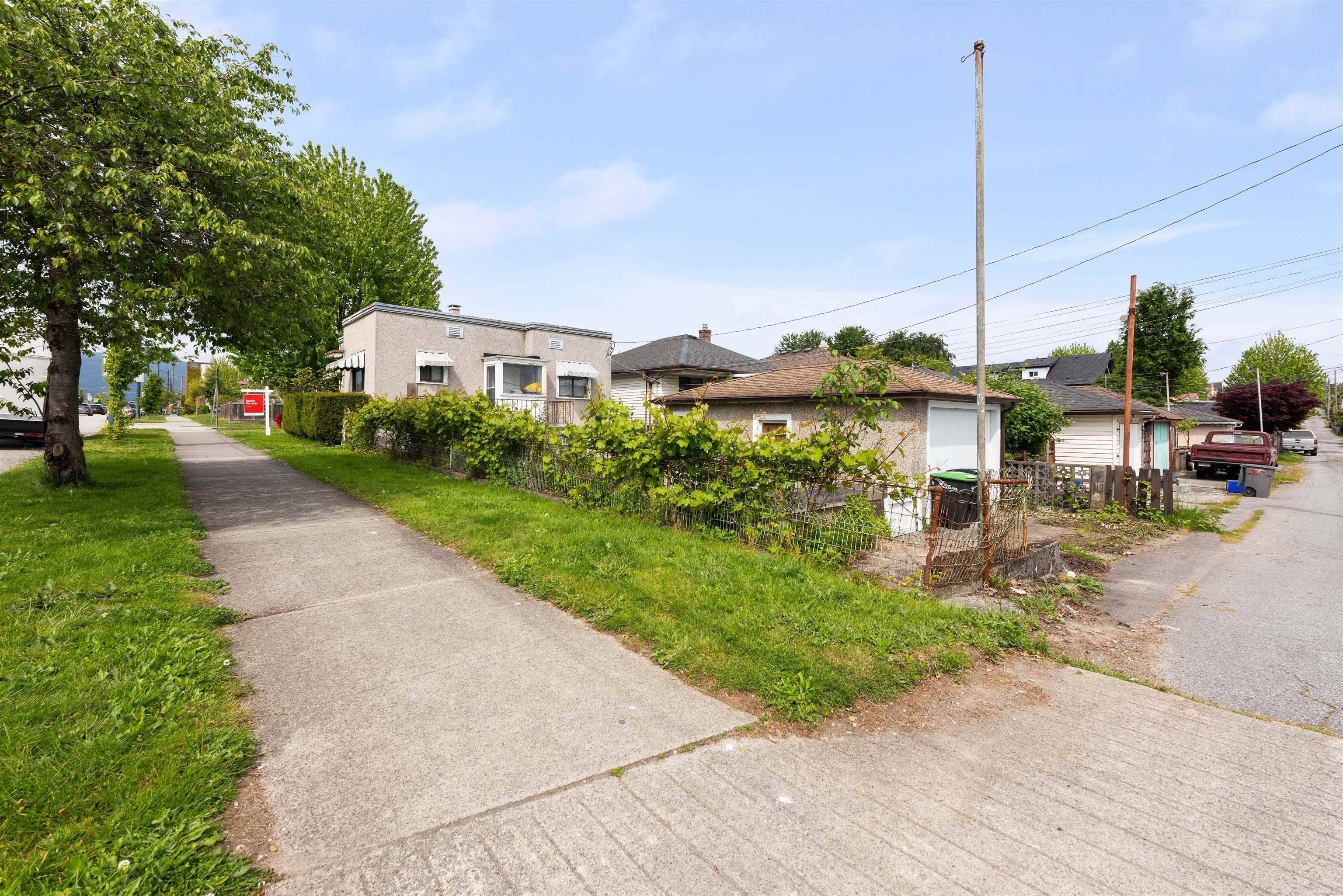Vancouver, BC V5L 4S3,622 Nanaimo ST