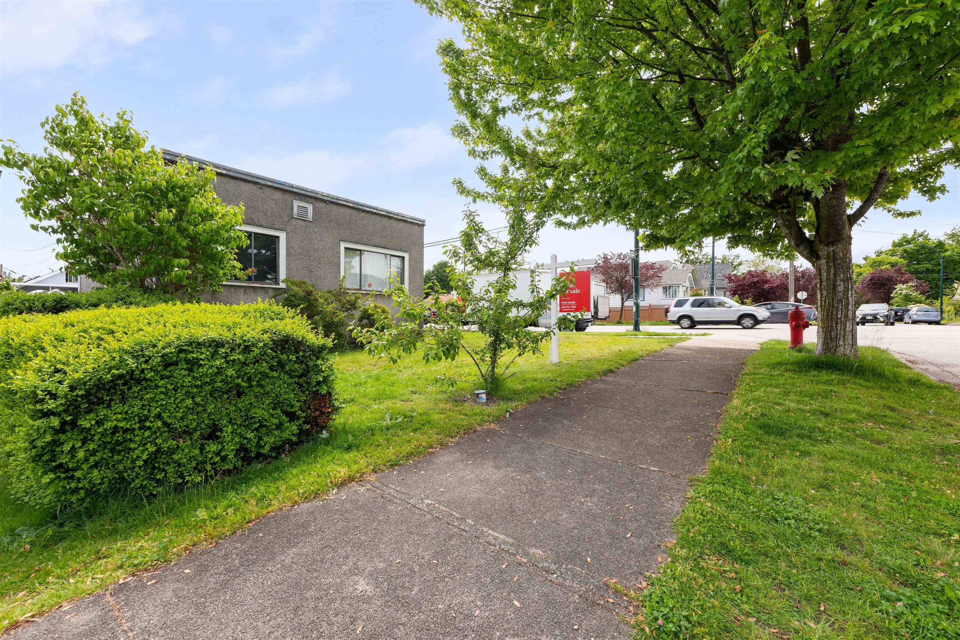 Vancouver, BC V5L 4S3,622 Nanaimo ST